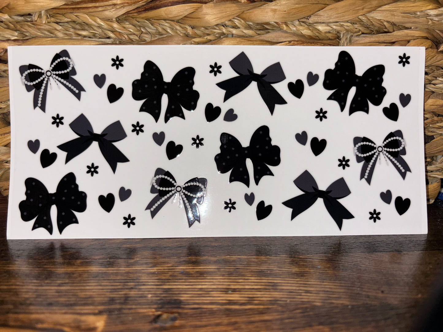 Black bows and hearts
