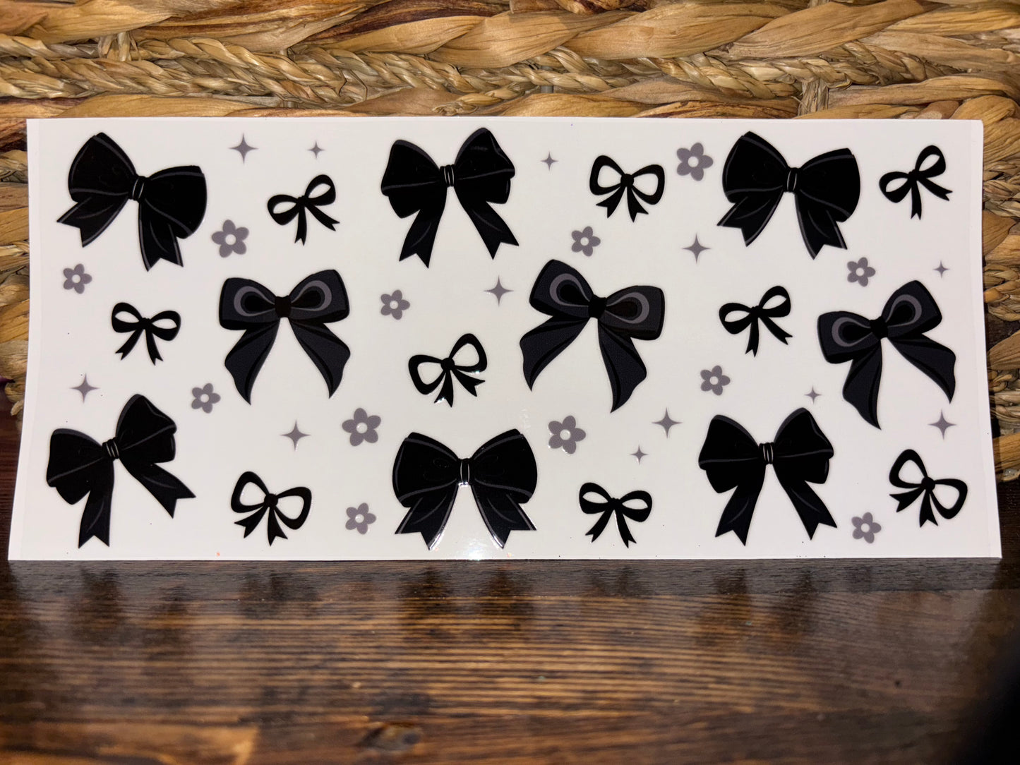 Black bows and gray flowers