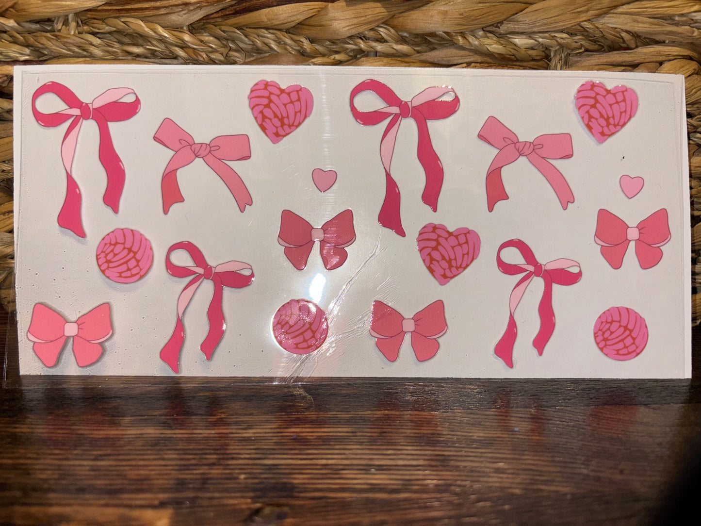Pink bows and hearts